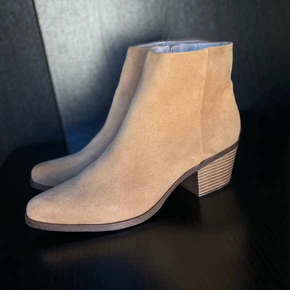 Women Beige Boots BP - Picture 9 of 12